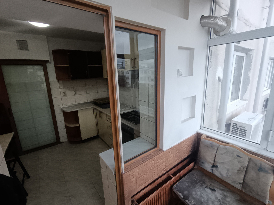 APARTAMENT 3 CAMERE, DECOMANDAT, ETAJ 4 DIN 5, CANTA, MOBILAT SI UTILAT, 1983