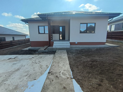 CASA SINGLE DEOSEBITA 4 CAMERE,VALEA LUPULUI ,IASI