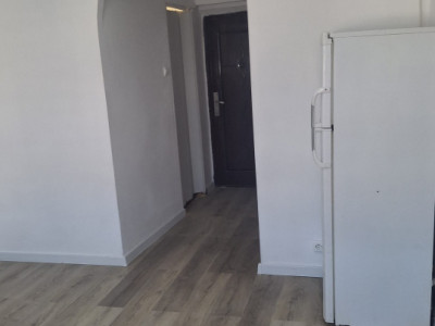 Garsoniera 21 mp, complet renovata -zona Jumbo