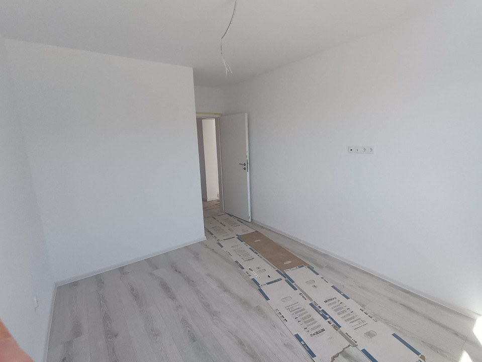 APARTAMENT 2 CAMERE, DECOMANDAT, INTABULAT,BLOC NOU, TERASA 40 MP, PARCARE,REDIU