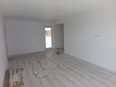 APARTAMENT 2 CAMERE, DECOMANDAT, INTABULAT,BLOC NOU, TERASA 40 MP, PARCARE,REDIU