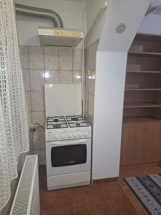 Garsonieră de închiriat – zonă Gară / Central