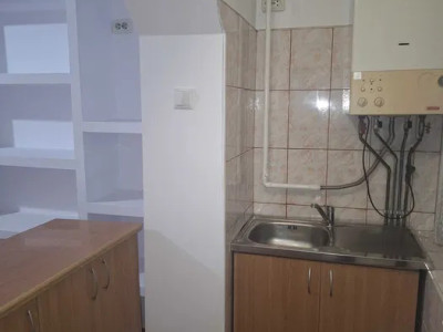 Garsonieră de închiriat – zonă Gară / Central