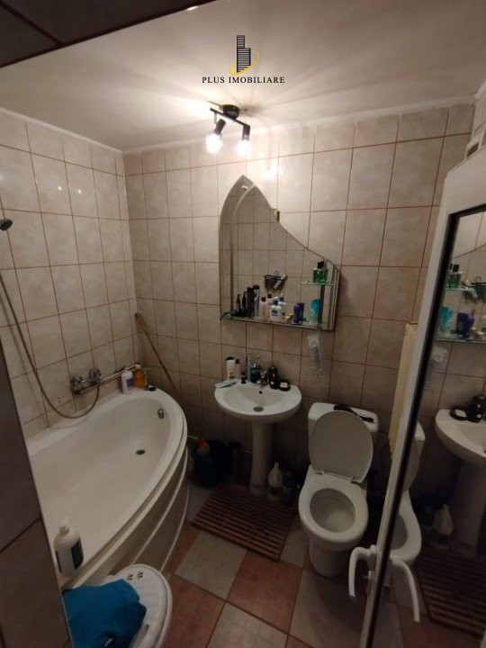 Apartament 1 camera decomandat 42 mp utili Pacurari-OMV