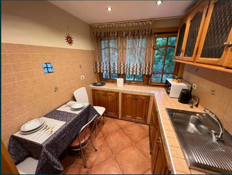 APARTAMENT 3 CAMERE PODU ROS, ETAJUL 2 DIN 4, MOBILAT SI UTILAT