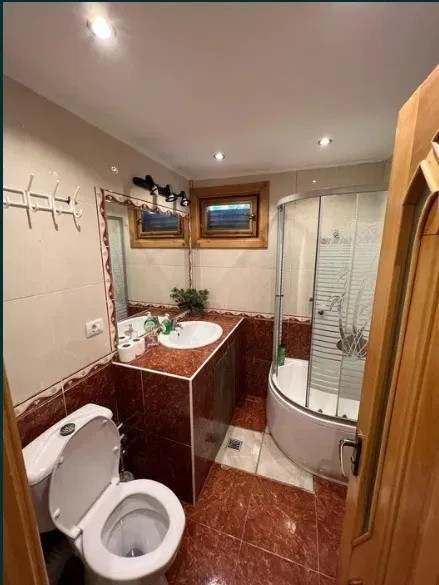 APARTAMENT 3 CAMERE PODU ROS, ETAJUL 2 DIN 4, MOBILAT SI UTILAT