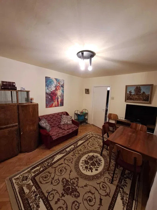 Apartament 3 camere, etaj 1 – Tătărași (Dispecer) – pet friendly