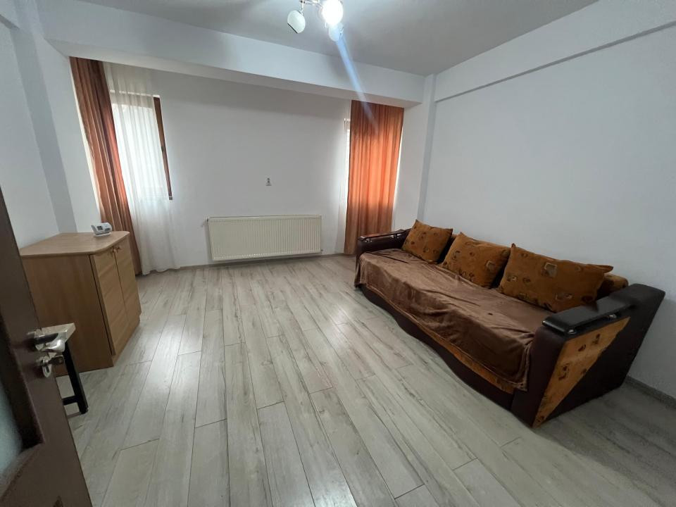 APARTAMENT 2 CAMERE, BLOC NOU, MOBILAT SI UTILAT, loc parcare și boxa