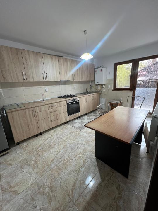 APARTAMENT 2 CAMERE, BLOC NOU, MOBILAT SI UTILAT, loc parcare și boxa