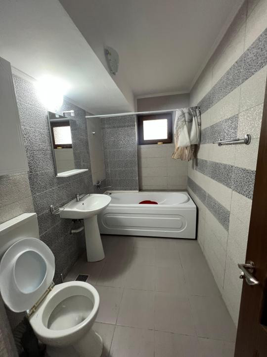 APARTAMENT 2 CAMERE, BLOC NOU, MOBILAT SI UTILAT, loc parcare și boxa