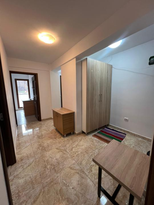APARTAMENT 2 CAMERE, BLOC NOU, MOBILAT SI UTILAT, loc parcare și boxa