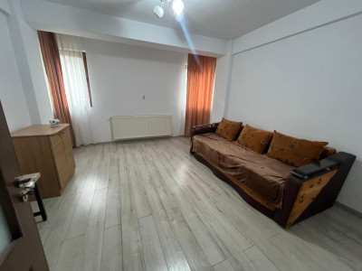 APARTAMENT 2 CAMERE, BLOC NOU, MOBILAT SI UTILAT, loc parcare și boxa