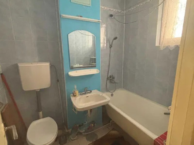 Apartament 2 camere decomandat – etaj 1 – aproape de Palas