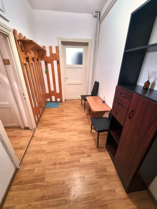 Apt / spațiu comercial –central,aproape de  Biblioteca Centrala Universitara