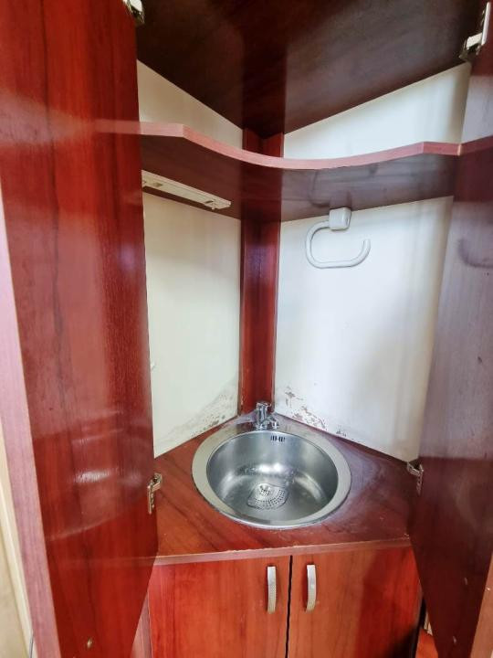 Apt / spațiu comercial –semicentral,aproape de  Biblioteca Centrala Universitara