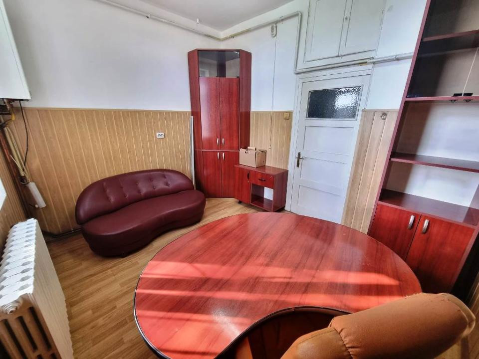 Apt / spațiu comercial –semicentral,aproape de  Biblioteca Centrala Universitara