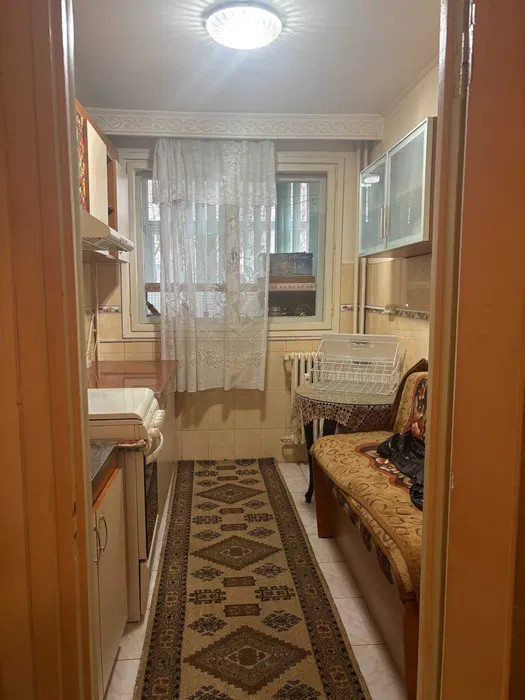 Apartament 2 camere decomandat – etaj 1 – aproape de Palas