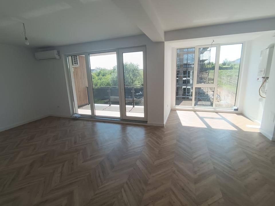 Apt. 3 camere,terasă panoramică ,comision zero,intabulat, loc de parcare inclus