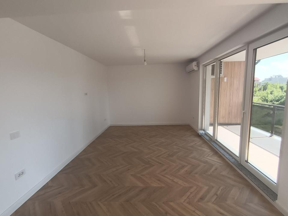 Apt. 3 camere,terasă panoramică ,comision zero,intabulat, loc de parcare inclus