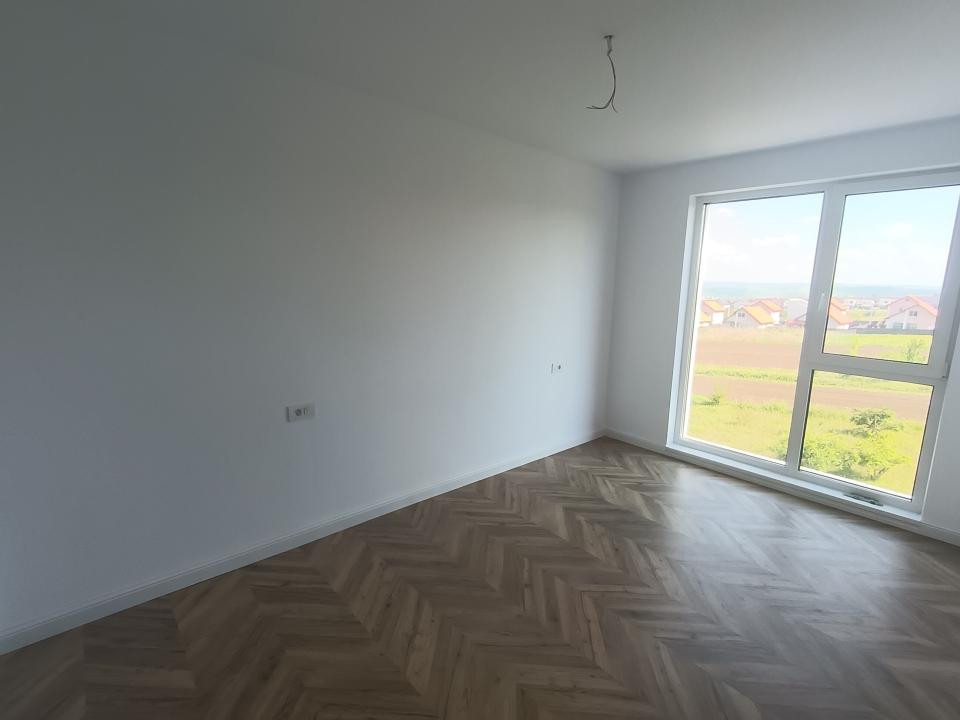 Apt. 3 camere,terasă panoramică ,comision zero,intabulat, loc de parcare inclus