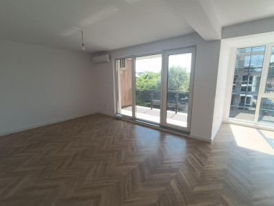 Apt. 3 camere,terasă panoramică ,comision zero,intabulat, loc de parcare inclus