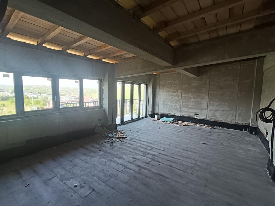 Apt premium 2 camere  58 mp  plus terasă de 38 mp acoperita , comision zero