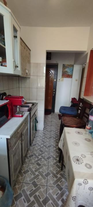 APARTAMENT 2 CAMERE, ETAJ 3, MOBILAT SI UTILAT, PODU ROS