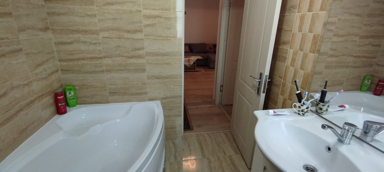 APARTAMENT 2 CAMERE, PARTER, MOBILAT SI UTILAT, PARCARE, VALEA LUPULUI