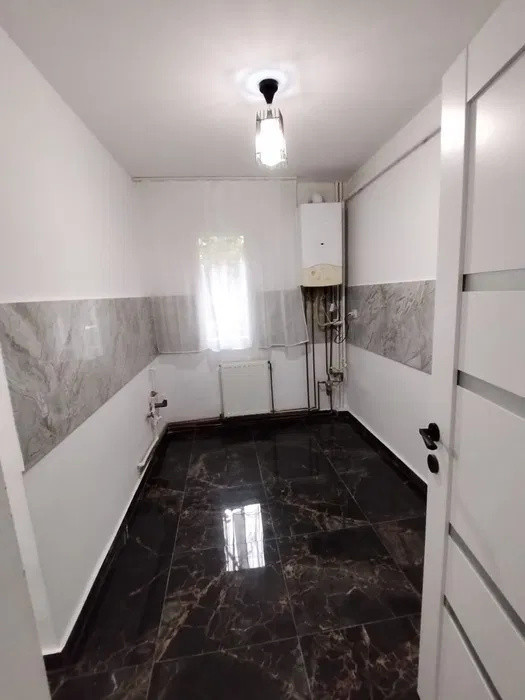 Apartament 3 camere decomandat, etaj 2, Tătărași 