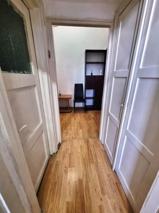 Apt / spațiu comercial –semicentral,aproape de  Biblioteca Centrala Universitara