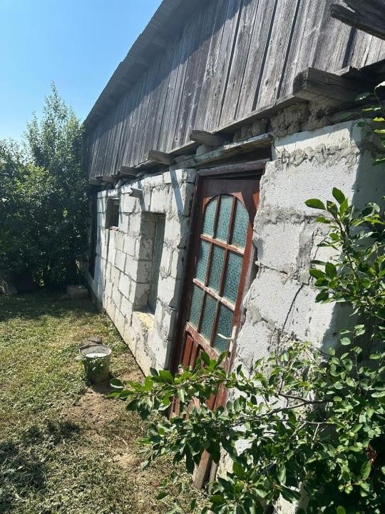 Casă cu teren de 5.700 mp, Pădureni,se accepta si schimb cu apt in Iasi