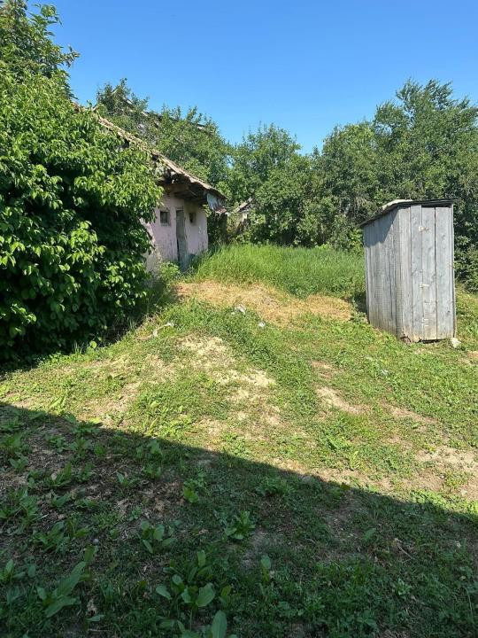 Casă cu teren de 5.700 mp, Pădureni,se accepta si schimb cu apt in Iasi