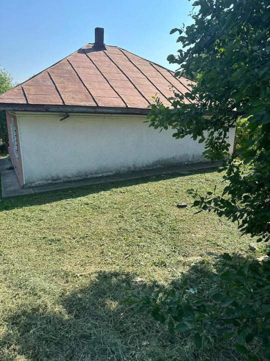 Casă cu teren de 5.700 mp, Pădureni,se accepta si schimb cu apt in Iasi