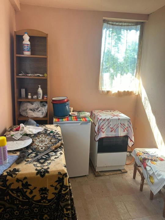 Casă cu teren de 5.700 mp, Pădureni,se accepta si schimb cu apt in Iasi