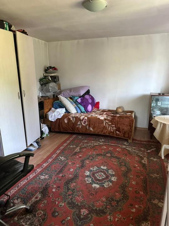 Casă cu teren de 5.700 mp, Pădureni,se accepta si schimb cu apt in Iasi