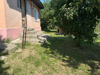 Casă cu teren de 5.700 mp, Pădureni,se accepta si schimb cu apt in Iasi