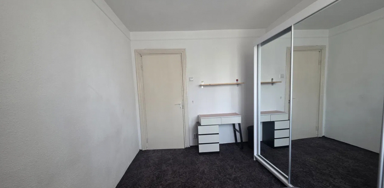 Apartament 2 camere decomandat –zona Hala Centrala Iasi
