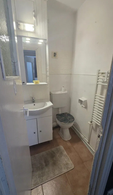 Apartament 2 camere decomandat –zona Hala Centrala Iasi