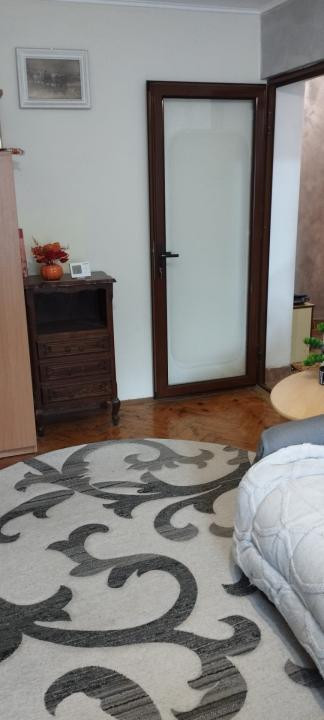 APARTAMENT 2 CAMERA, SEMIDECOMANDAT, MOBILAT SI UTILAT, PODU ROS