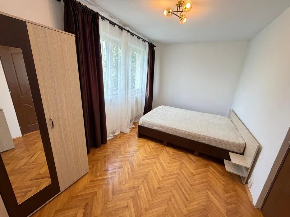 Apartament 3 camere, mobilat și utilat – Podu Roș, lângă Palas, Etaj 3 