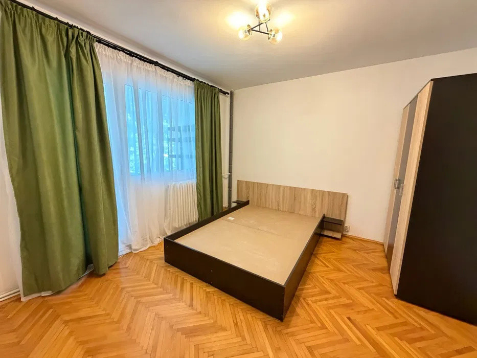 Apartament 3 camere, mobilat și utilat – Podu Roș, lângă Palas, Etaj 3 