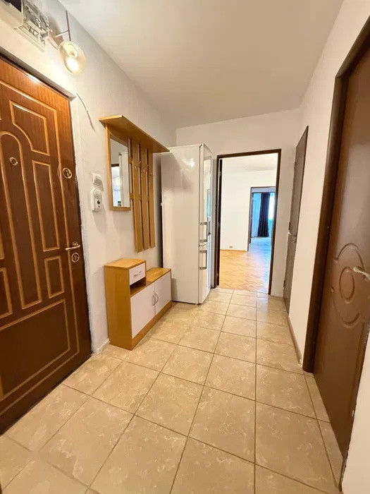 Apartament 3 camere, mobilat și utilat – Podu Roș, lângă Palas, Etaj 3 
