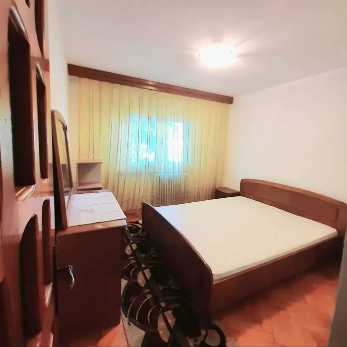 APARTAMENT 3 CAMERE DECOMANDAT, PACURARI