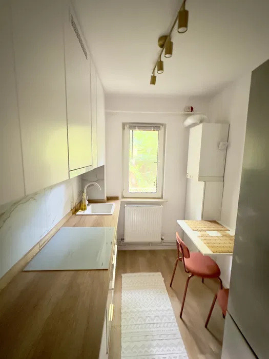 APARTAMENT 2  CAMERE ,SEMIDECOMANDAT ,COMPLET RENOVAT 