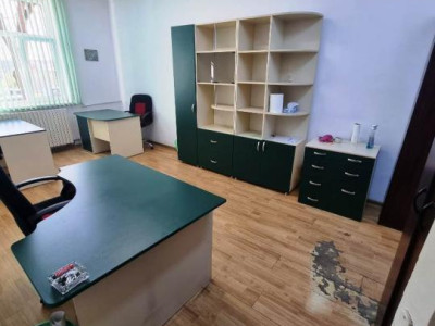Apt / spațiu comercial –semicentral,aproape de  Biblioteca Centrala Universitara