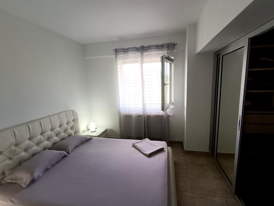 Apt 2 cam. 49.81 m.p. mobilat si utilat