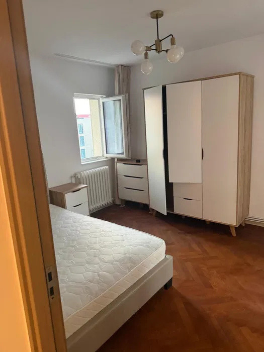 Apartament cu 3 camere decomandat – Ultracentral, Bulevardul Independenței