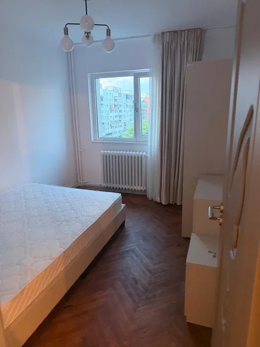 Apartament cu 3 camere decomandat – Ultracentral, Bulevardul Independenței