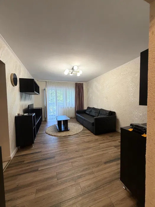 Apt cu 3 camere decomandat, etaj 1, complet mobilat și utilat, ultracentral