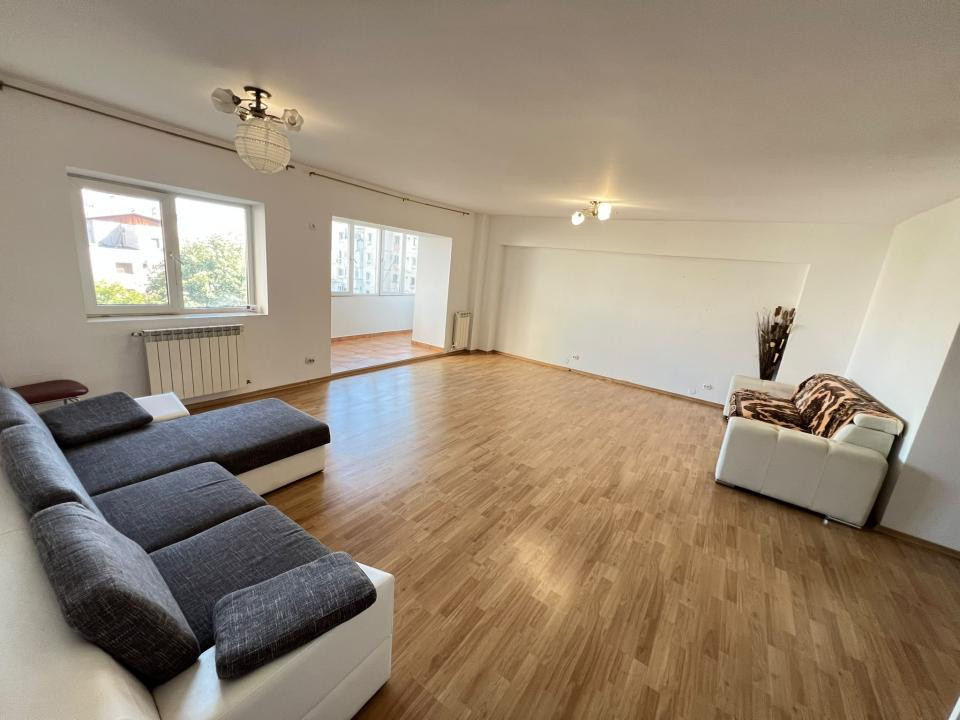 Apartament cu 4 camere transformat in 3 Arcu - Gara 